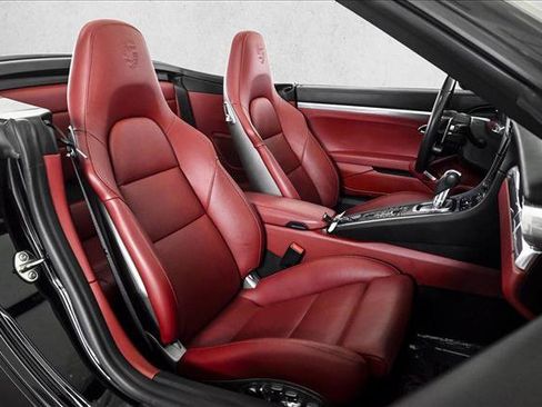 Used 2018 Porsche 911 Turbo image 18