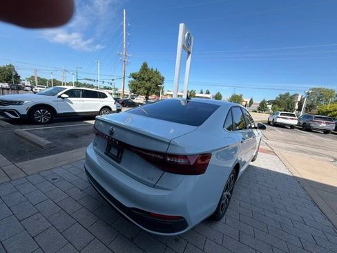 Used 2025 Volkswagen Jetta SE FWD image 18