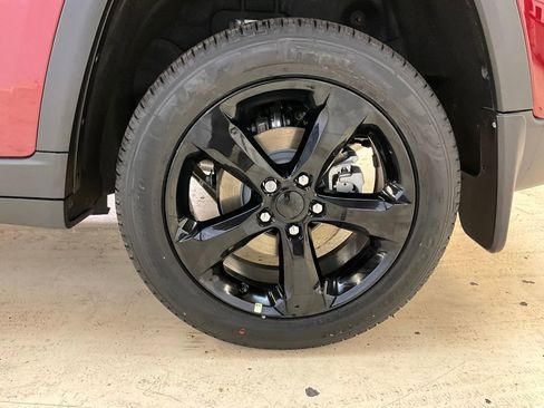 New 2025 Jeep Grand Cherokee Limited w/ Black Appearance Package image 8