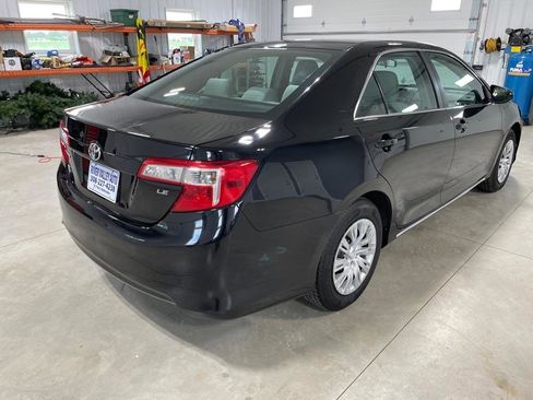Used 2014 Toyota Camry LE FWD image 7