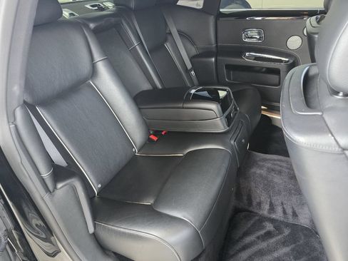 Used 2016 Rolls-Royce Ghost RWD image 28