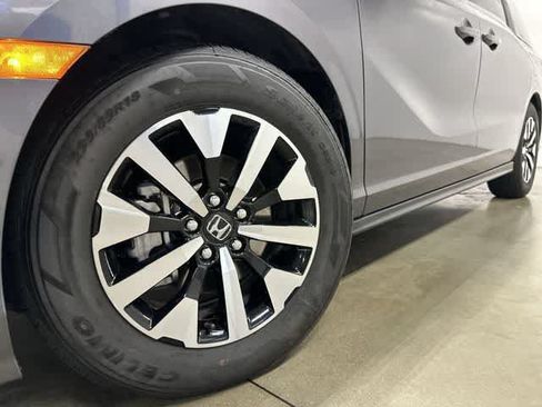 Used 2025 Honda Odyssey EX-L image 28
