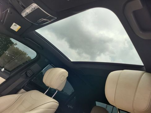 Used 2018 Mercedes-Benz S 560 Sedan image 28