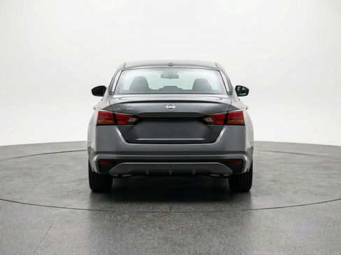 Used 2025 Nissan Altima 2.5 SV FWD image 7