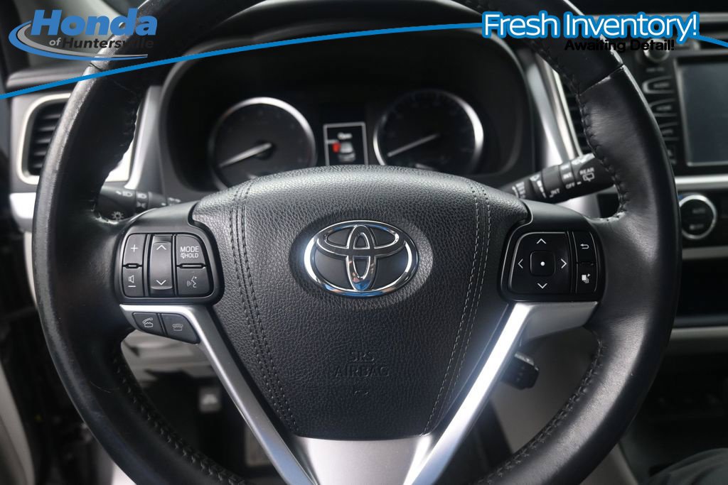 Used 2016 Toyota Highlander Limited AWD/4WD image 18