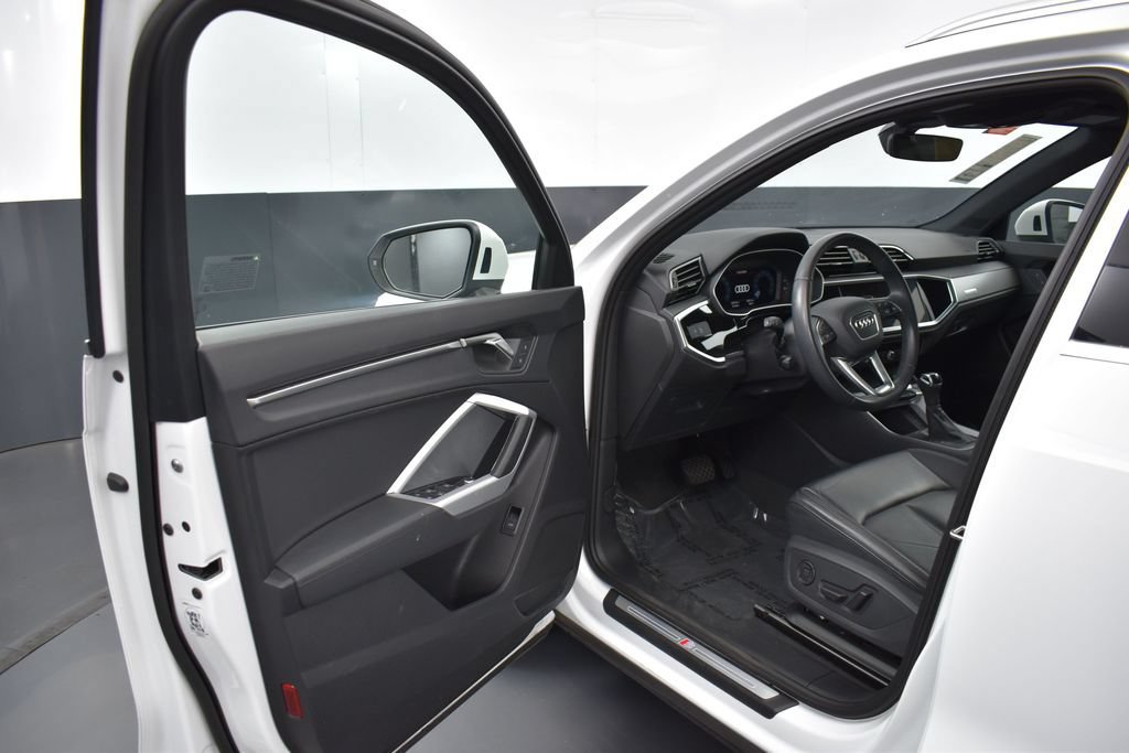 Used 2025 Audi Q3 2.0T Premium AWD/4WD image 5