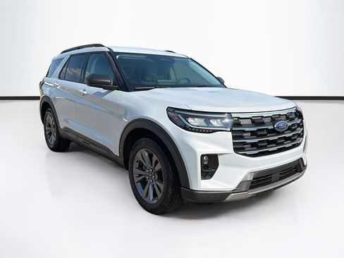 Used 2026 Ford Explorer Active w/ Active Comfort Package AWD/4WD image 3
