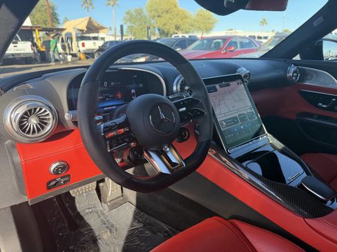 Used 2022 Mercedes-Benz SL 63 AMG 4MATIC image 30