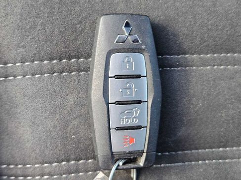 Used 2024 Mitsubishi Outlander SE FWD image 25