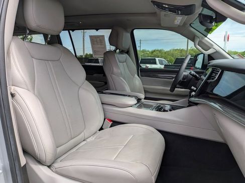 Used 2022 Jeep Wagoneer Series III w/ Premium Group I RWD image 30