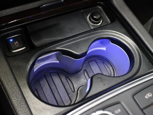 Used 2014 Mercedes-Benz GL 550 4MATIC image 24