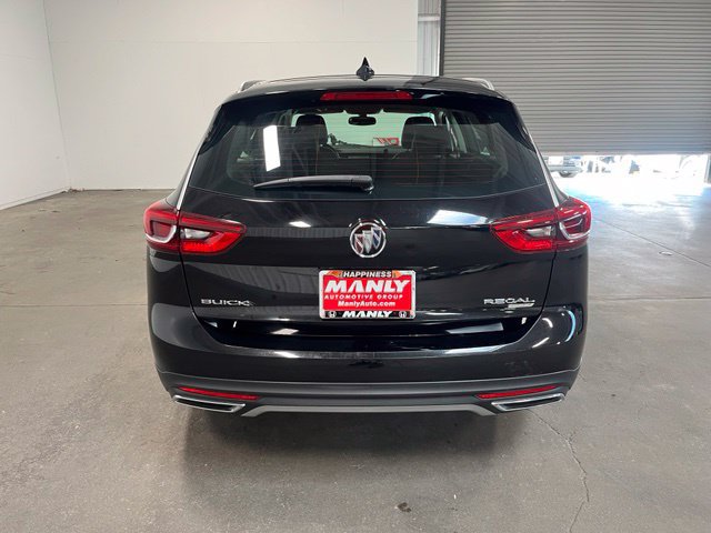 Used 2018 Buick Regal Essence w/ Sights and Sounds Package AWD/4WD image 4