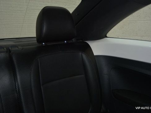 Used 2012 Volkswagen Beetle 2.5 image 19