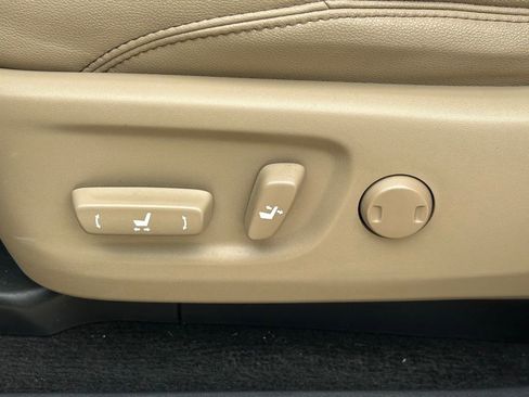 Used 2020 Toyota 4Runner SR5 Premium w/ Moonroof Package RWD image 25