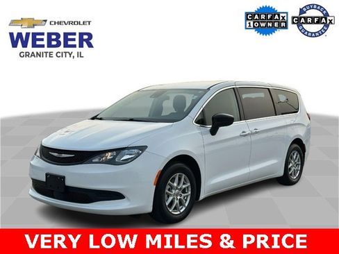 Used 2024 Chrysler Voyager LX image 1