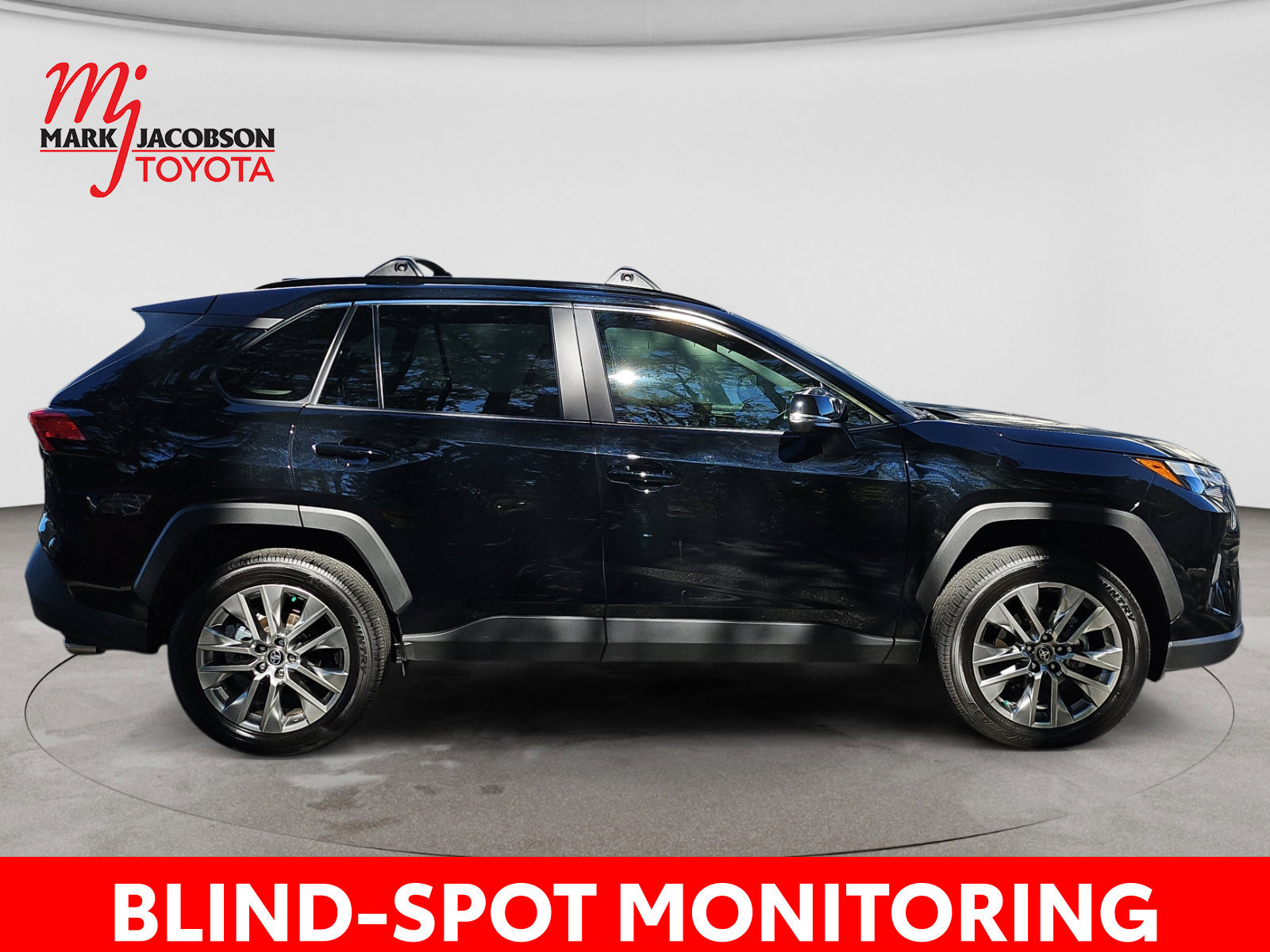 Used 2025 Toyota RAV4 XLE Premium w/ Weather Package AWD/4WD image 7