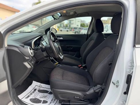 Used 2017 Chevrolet Sonic LT w/ Convenience Package FWD image 21