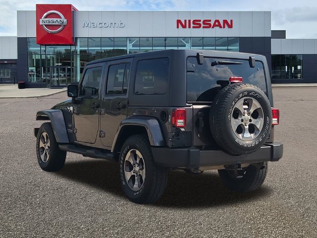 Used 2016 Jeep Wrangler Unlimited Sahara w/ Dual Top Group AWD/4WD image 5