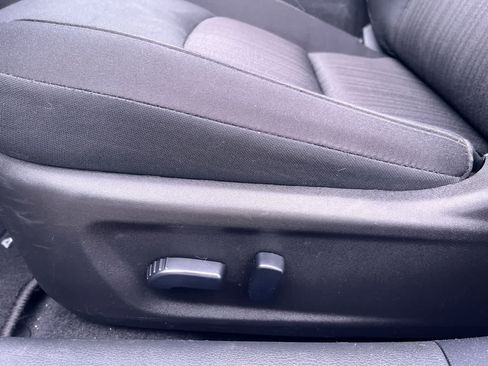 Used 2024 Nissan Altima 2.5 SV FWD image 12