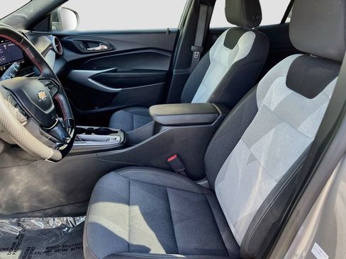 Used 2025 Chevrolet Trax RS w/ Driver Confidence Package FWD image 20