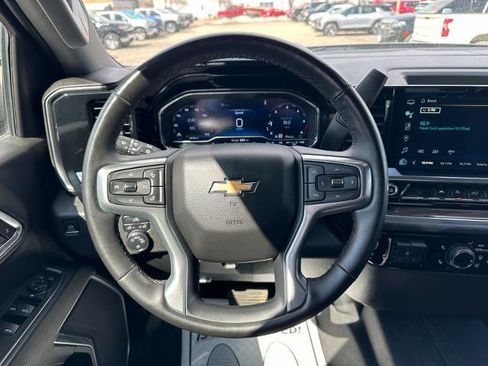 Used 2023 Chevrolet Silverado 1500 LT w/ Z71 Off-Road Package AWD/4WD image 26