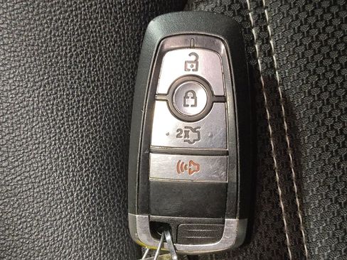 Used 2018 Ford Fusion SE w/ Equipment Group 201A image 32