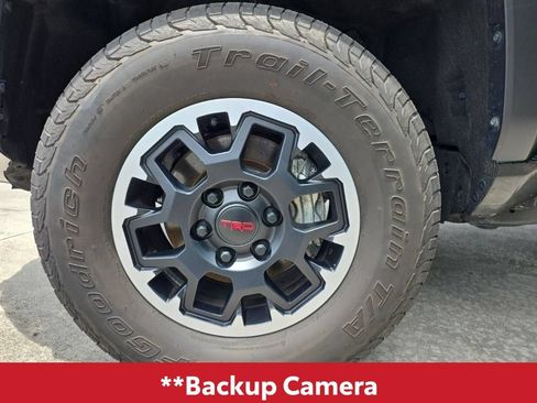 Used 2024 Toyota Tacoma TRD Off-Road AWD/4WD image 4