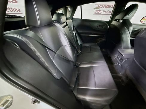 Certified 2023 Toyota Venza Nightshade image 30