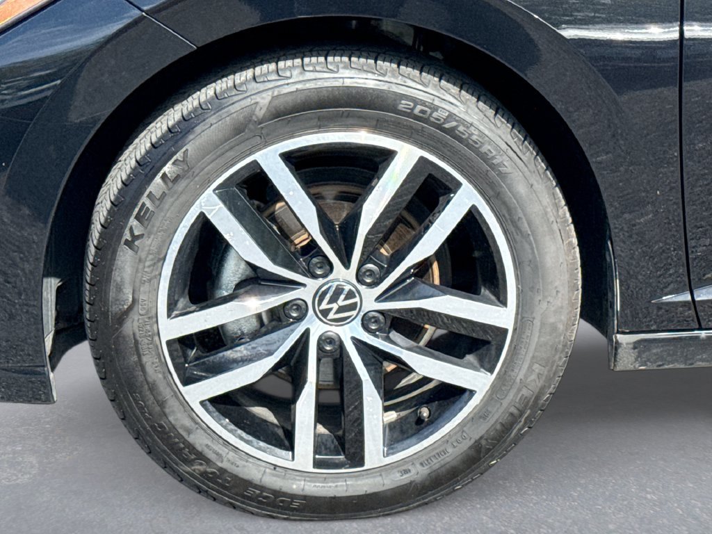 Used 2025 Volkswagen Jetta SE FWD image 19