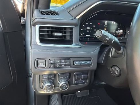 Used 2023 GMC Yukon Denali Ultimate AWD/4WD image 22