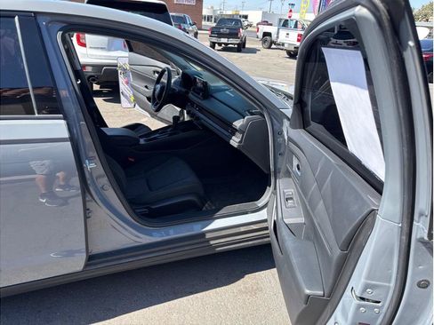 Used 2025 Honda Accord SE image 9