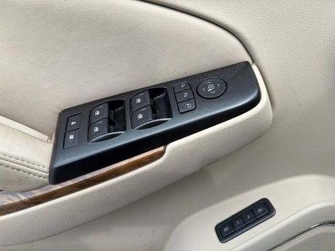 Used 2015 GMC Yukon XL Denali w/ Premium Package AWD/4WD image 40