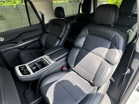 New 2025 Lincoln Navigator L Reserve image 27