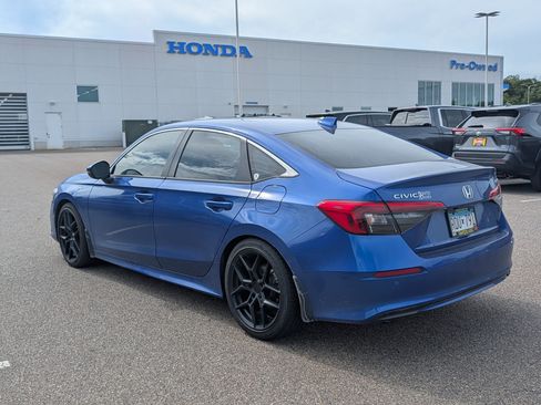Used 2024 Honda Civic Touring image 3