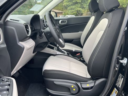 New 2026 Hyundai Venue SEL image 13