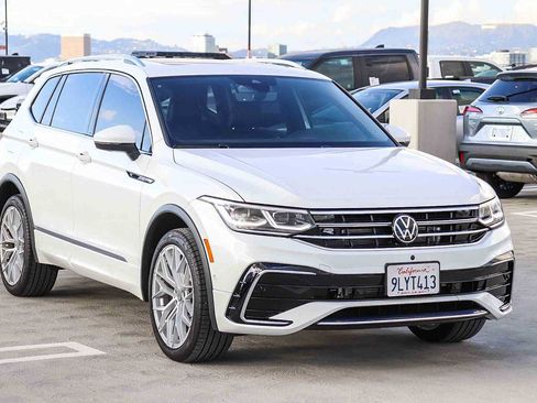 Used 2024 Volkswagen Tiguan SEL R-Line image 3