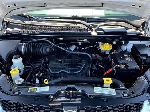 Used 2018 Dodge Grand Caravan SXT FWD image 9