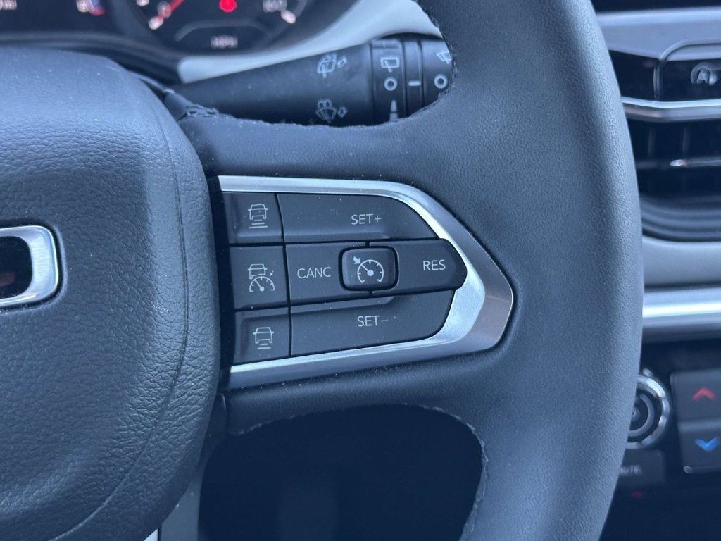 Used 2023 Jeep Compass Limited AWD/4WD image 23