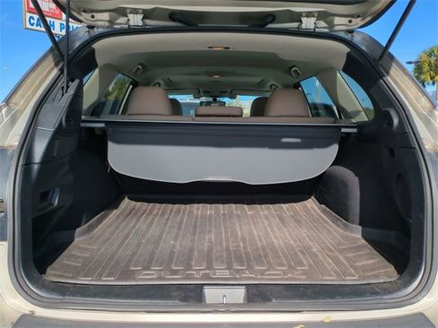 Used 2018 Subaru Outback 2.5i Limited image 14