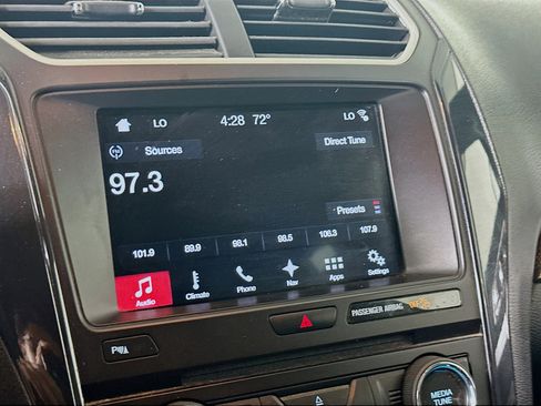 Used 2017 Ford Explorer XLT w/ Equipment Group 202A FWD image 21