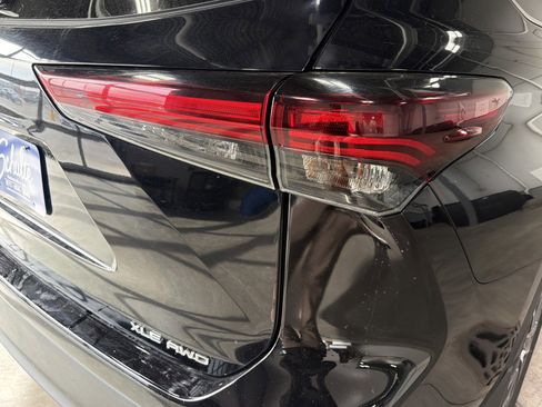 Used 2024 Toyota Highlander XLE image 17