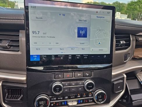 Used 2024 Ford Expedition XLT AWD/4WD image 12