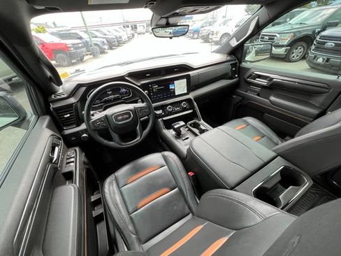 Used 2024 GMC Sierra 1500 AT4 w/ Technology Package AWD/4WD image 16