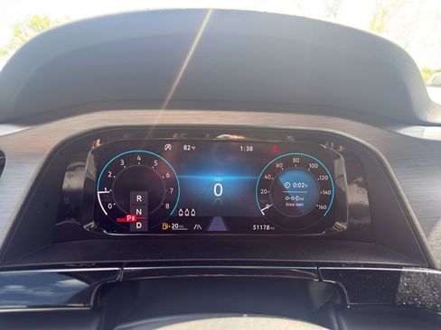 Used 2024 Volkswagen Atlas Cross Sport SE FWD image 16