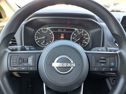 Certified 2024 Nissan Rogue SV image 27