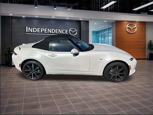 New 2026 MAZDA MX-5 Miata Grand Touring RWD image 2