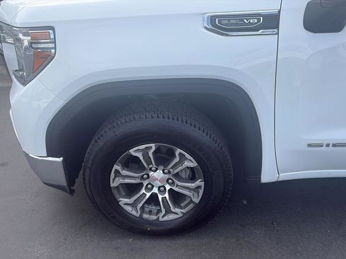 Used 2019 GMC Sierra 1500 SLE w/ SLE Value Package AWD/4WD image 3