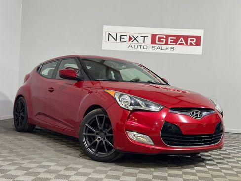 Used 2013 Hyundai Veloster w/ Style Pkg image 1
