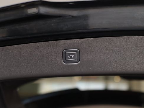 Used 2021 Chevrolet Blazer RS image 28