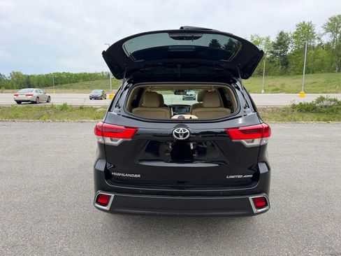 Used 2018 Toyota Highlander Limited AWD/4WD image 29